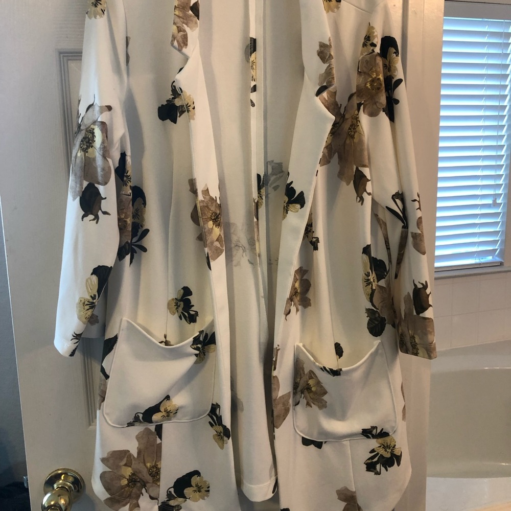 LuLaRoe Gwen Blazer